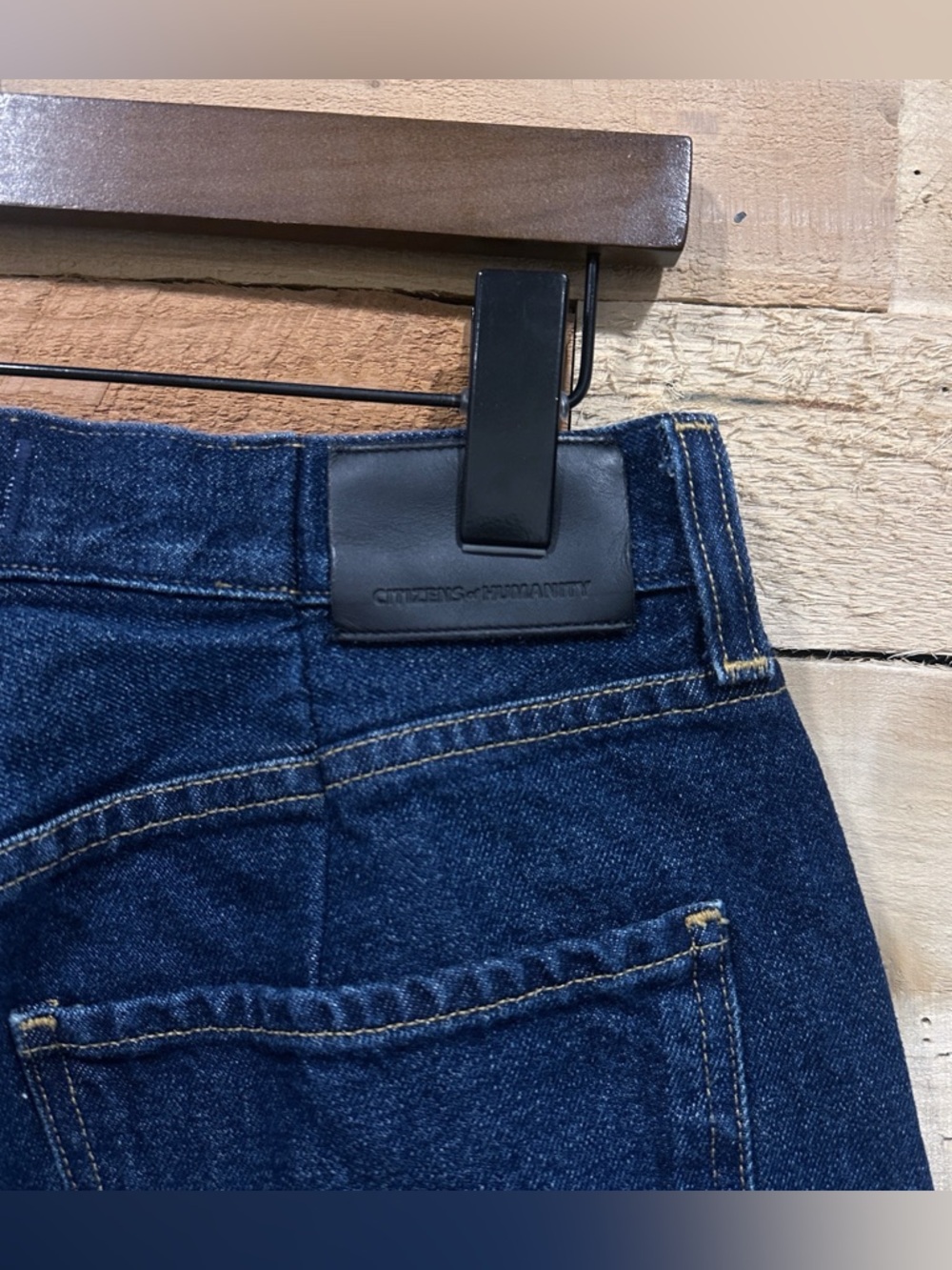 Citizens Of Humanity Indigo Wide-Leg Frayed-Hem Jeans - Picture 6 of 11
